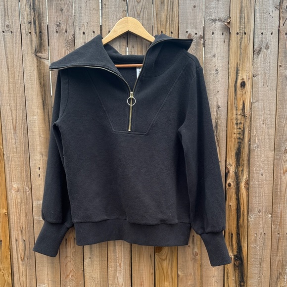 Varley Tops - Varley Charcoal Zip-Up pullover